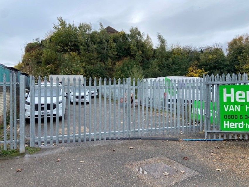 Images for Glebelands Centre, Vincent Lane, Dorking