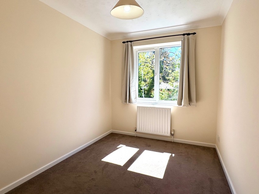 Images for Chestnuts, 7 Gloucester Road, Redhill