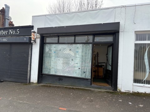 View Full Details for Station Approach, Gordon Road, Carshalton